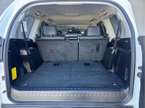 Used 2014 Lexus GX 460 image 28