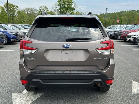Certified 2023 Subaru Forester Premium AWD/4WD image 5