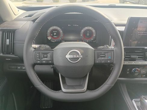 New 2026 Nissan Pathfinder Platinum image 11