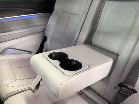 Used 2021 Jeep Grand Cherokee L Overland w/ Quick Order Package 25N image 19