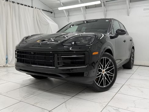 Certified 2026 Porsche Cayenne AWD/4WD image 8
