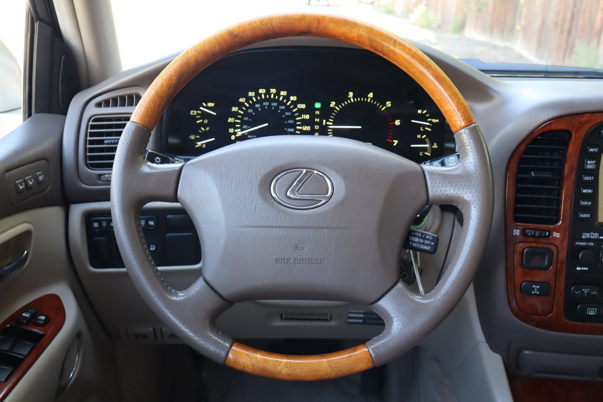 Used 2001 Lexus LX 470 4WD image 20