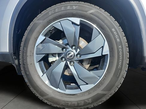 Used 2025 Nissan Rogue SV AWD/4WD image 40
