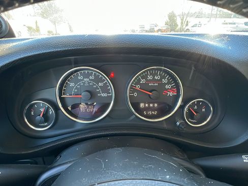 Used 2014 Jeep Wrangler Unlimited Rubicon image 28