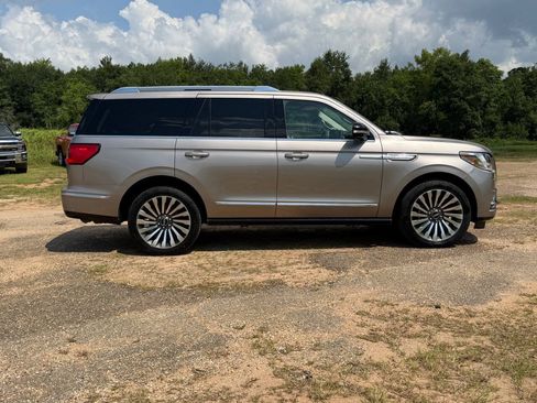 Used 2020 Lincoln Navigator Reserve w/ Equipment Group 201A Reserve RWD image 6