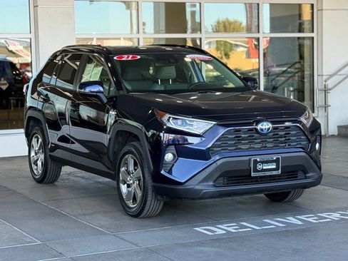 Certified 2021 Toyota RAV4 XLE Premium image 8