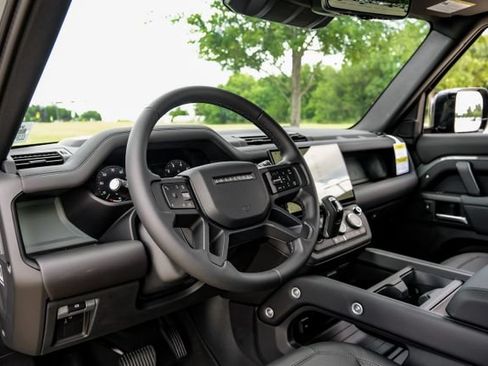 New 2026 Land Rover Defender 110 Trophy Edition AWD/4WD image 2