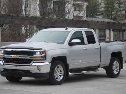 Used 2018 Chevrolet Silverado 1500 LT w/ All Star Edition AWD/4WD image 27