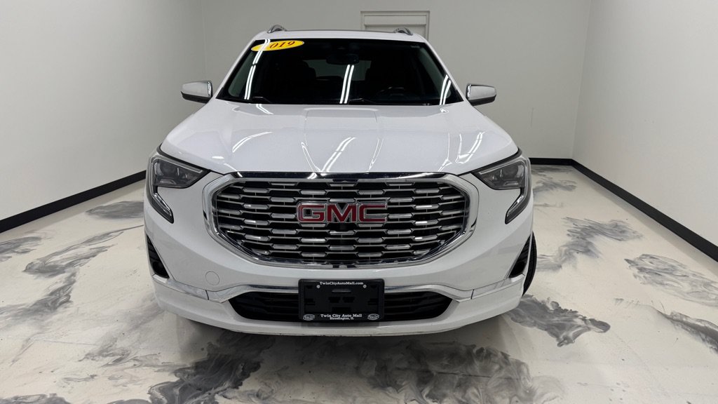 Used 2019 GMC Terrain Denali w/ Driver Alert Package II AWD/4WD image 3