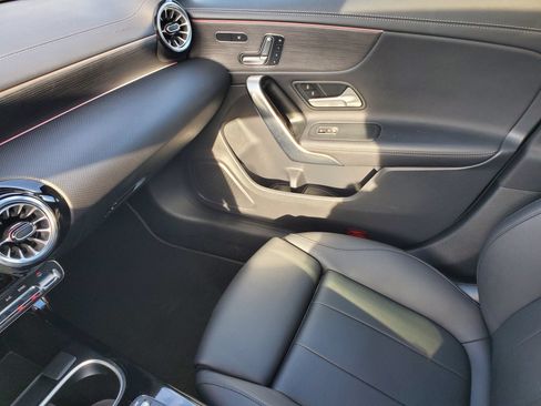 Used 2023 Mercedes-Benz CLA 250 4MATIC image 25