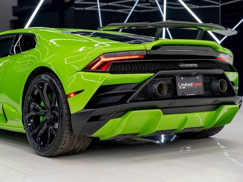 Used 2021 Lamborghini Huracan EVO RWD image 11