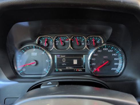 Used 2018 Chevrolet Suburban LT AWD/4WD image 18