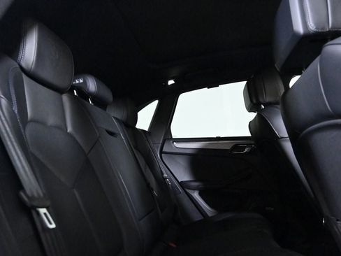 Certified 2026 Porsche Macan AWD/4WD image 19