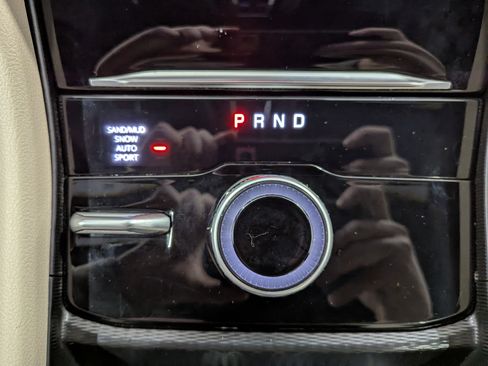 Used 2024 Jeep Grand Cherokee Limited image 22