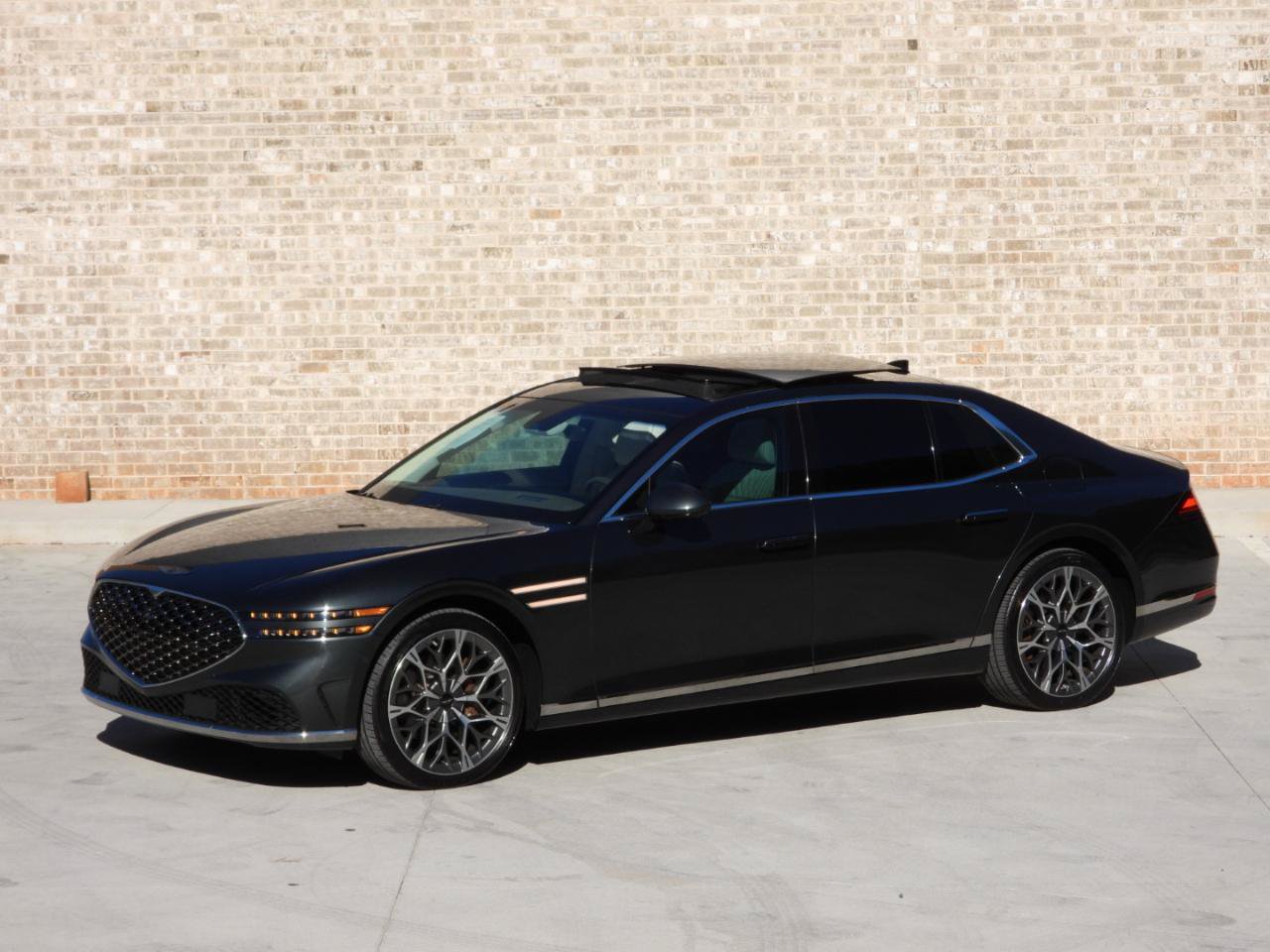 Used 2023 Genesis G90 3.5T AWD/4WD image 44