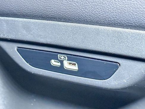 Certified 2022 Chrysler Pacifica Touring-L w/ S Appearance Package image 27