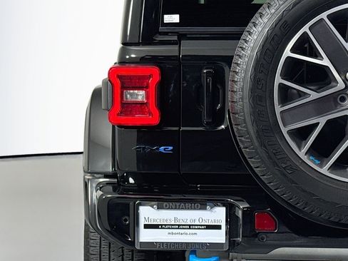 Used 2022 Jeep Wrangler Unlimited Sahara image 14