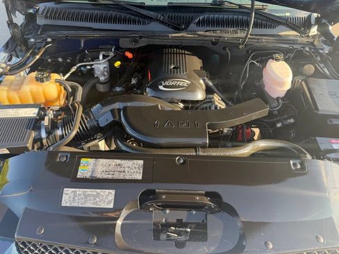 Used 2005 Chevrolet Avalanche Z71 w/ Sun And Sound Package AWD/4WD image 31
