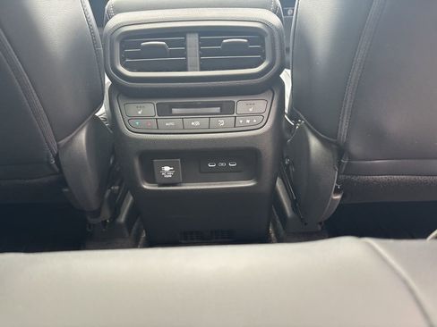 Used 2025 Honda Pilot Elite image 39