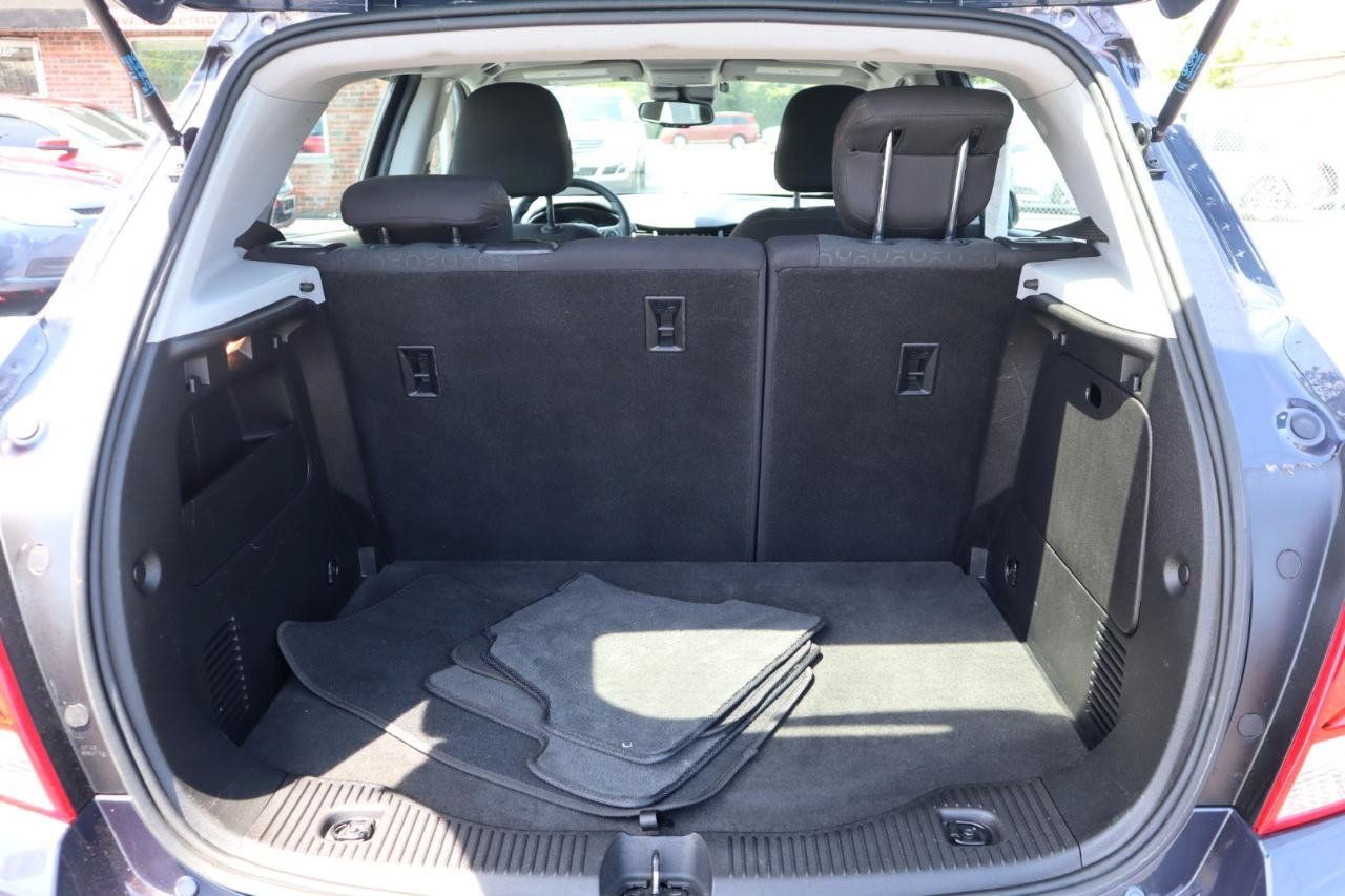 Used 2018 Chevrolet Trax LS FWD image 14