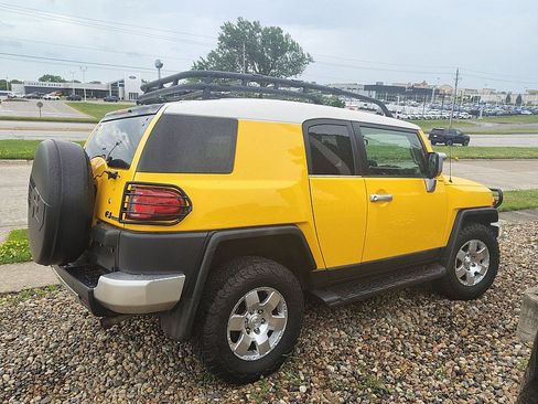 Used 2007 Toyota FJ Cruiser 4WD image 6
