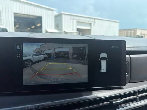 Used 2025 Hyundai Santa Fe SEL FWD image 14