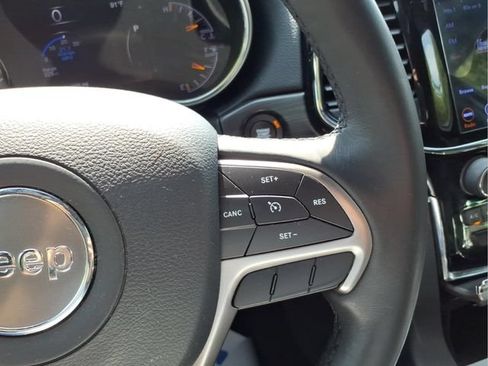 Used 2019 Jeep Grand Cherokee Limited AWD/4WD image 17