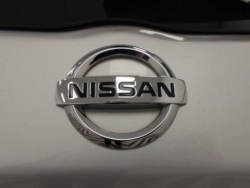 Used 2018 Nissan Kicks S image 5