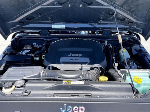 Used 2016 Jeep Wrangler Unlimited Sport AWD/4WD image 9