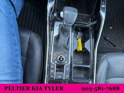 Certified 2022 Kia Sorento SX image 23