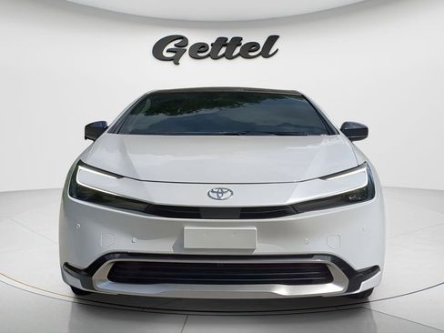 New 2025 Toyota Prius Plug-In Hybrid FWD image 9