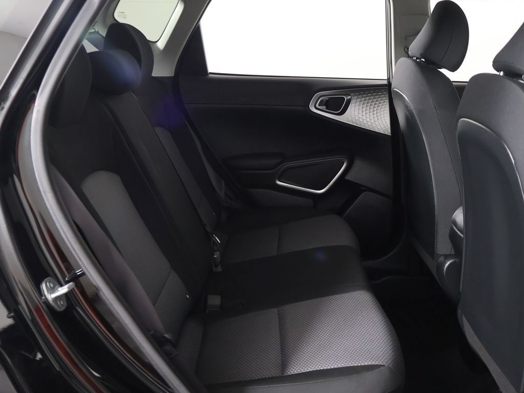 Used 2023 Kia Soul LX w/ LX Technology Package FWD image 27