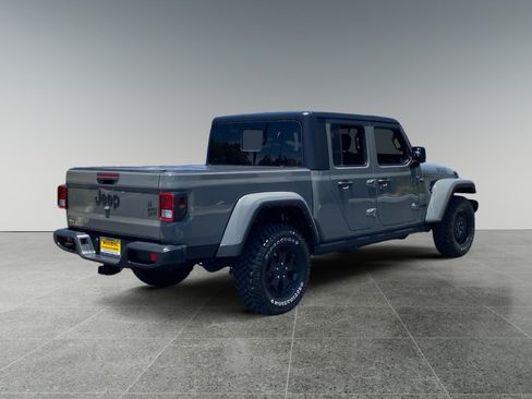 Used 2022 Jeep Gladiator Sport AWD/4WD image 5