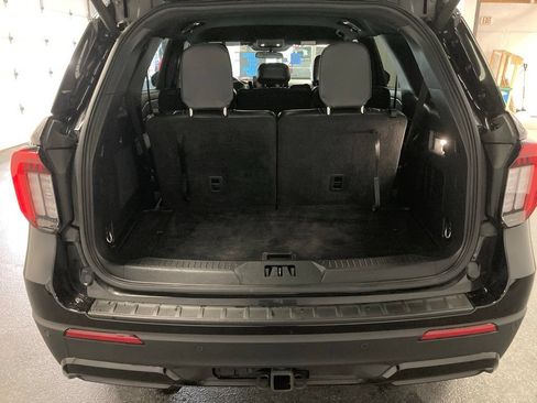 Used 2025 Ford Explorer ST-Line w/ ST-Line Street Pack AWD/4WD image 36