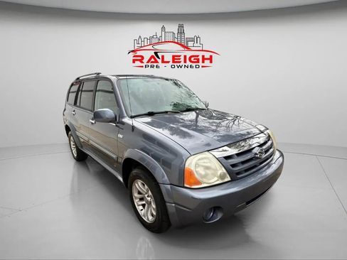 Used 2004 Suzuki XL7 LX image 3