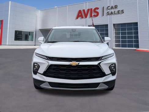 Used 2025 Chevrolet Blazer LT FWD image 2