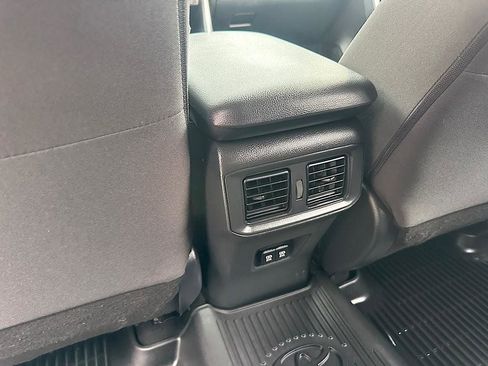 Certified 2019 Toyota RAV4 XLE w/ Convenience Package AWD/4WD image 17