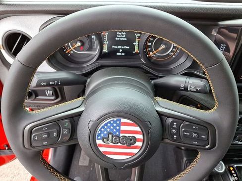 Used 2024 Jeep Gladiator Sport image 23