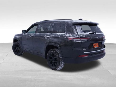 Certified 2024 Jeep Grand Cherokee L Altitude image 8