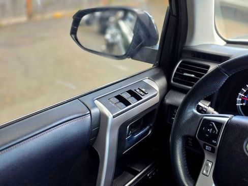 Used 2018 Toyota 4Runner Limited AWD/4WD image 21