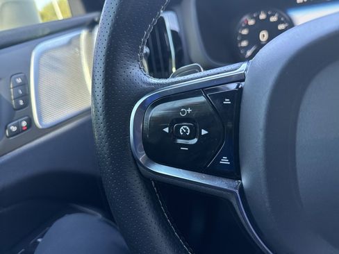 Used 2019 Volvo XC60 T5 R-Design image 23
