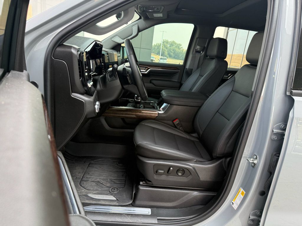 Used 2024 GMC Sierra 1500 Elevation w/ Elevation Premium Package AWD/4WD image 15