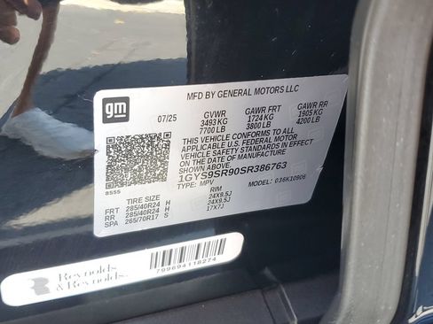 Certified 2025 Cadillac Escalade ESV V w/ LPO, ONYX Package AWD/4WD image 30