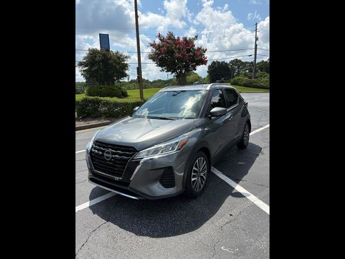 Used 2024 Nissan Kicks SV FWD image 1