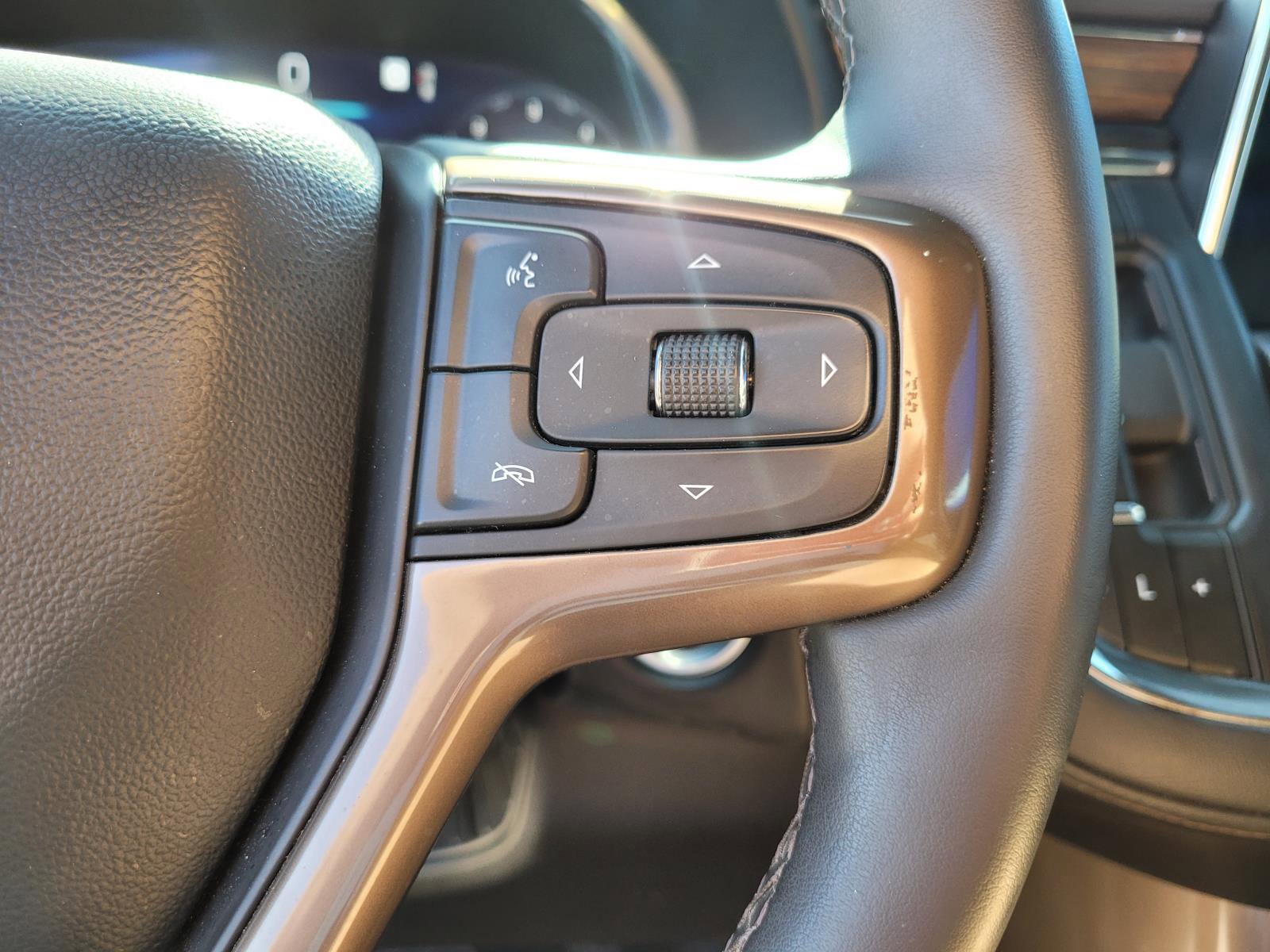 Used 2023 Chevrolet Suburban High Country AWD/4WD image 27