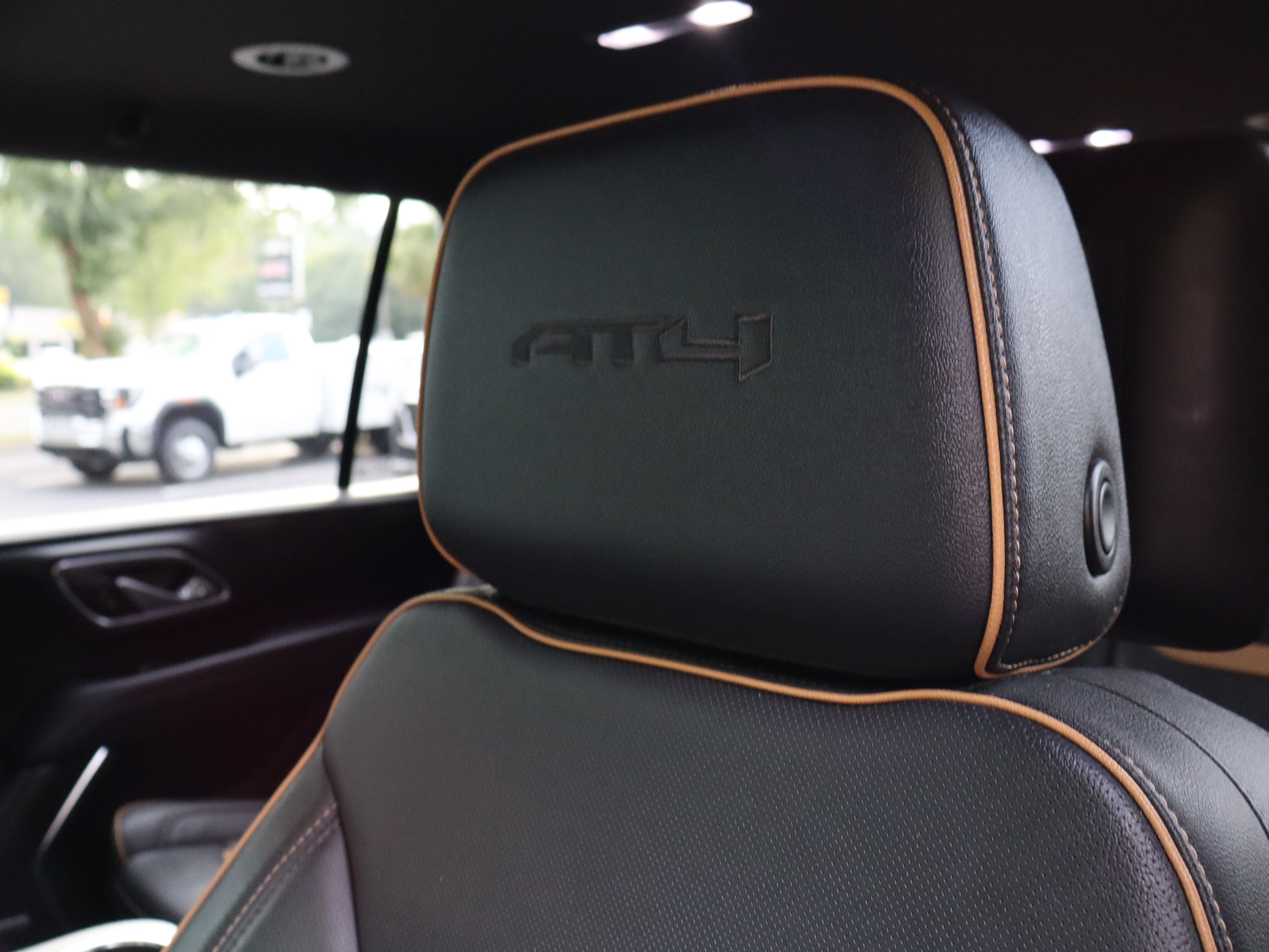 Used 2024 GMC Yukon AT4 w/ Technology Package AWD/4WD image 26