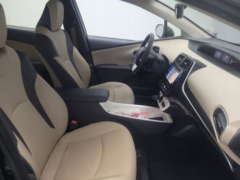 Used 2016 Toyota Prius Four FWD image 21