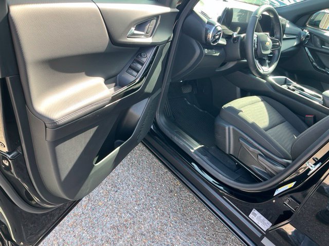 Used 2026 Chevrolet Equinox LT FWD image 19