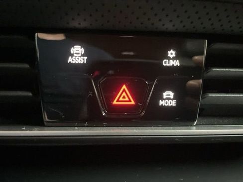 Certified 2024 Volkswagen Atlas SE image 29