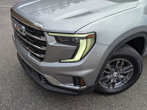 Used 2025 GMC Acadia Elevation image 13